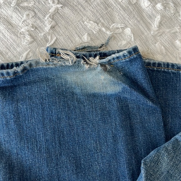 Men’s Distressed True Religion Jeans - Picture 3 of 5